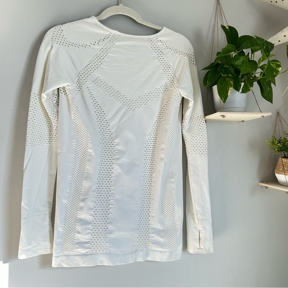 🩷ATHLETA DOUBLE LINED LONG SLEEVE BURPEE LASER CUT ATHLETIC WORKOUT SIZE MEDIUM - Picture 6 of 10